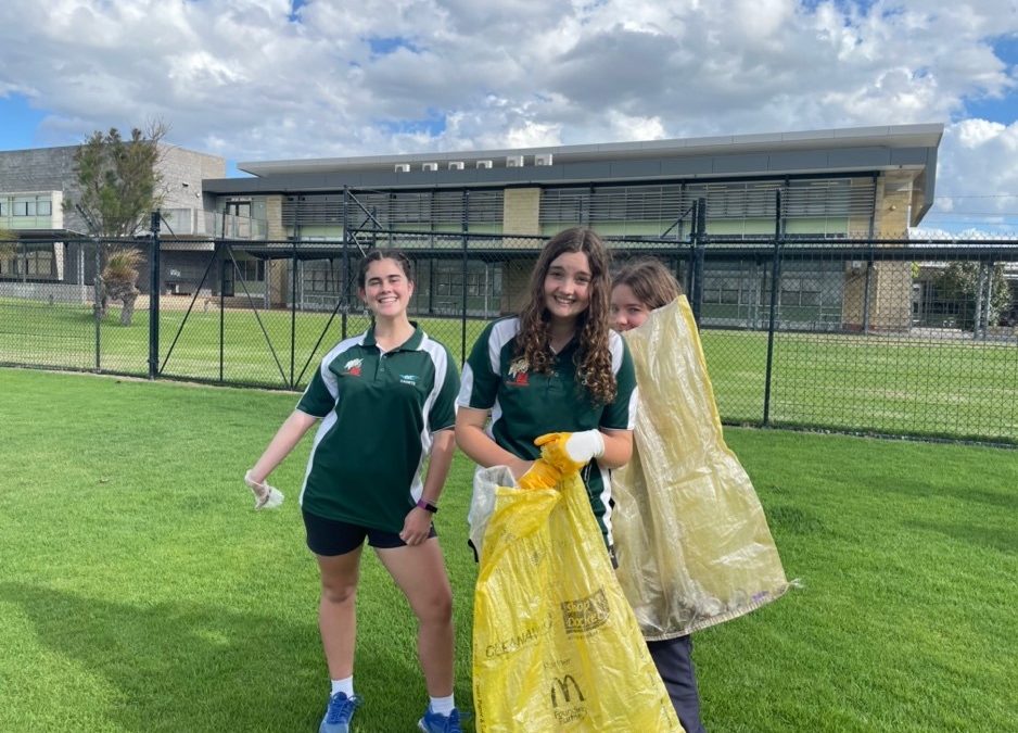 Cadets Help to Clean Up Australia