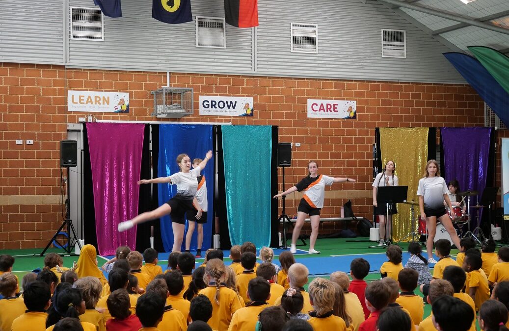 Performing Arts Troupe Perform for Primary Students